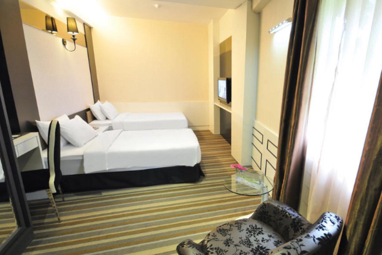 The Sterling Boutique Hotel Melaka Exterior photo