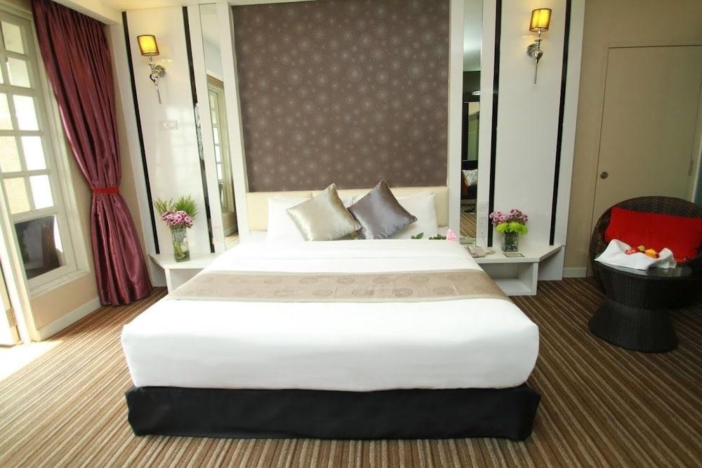 The Sterling Boutique Hotel Melaka Exterior photo